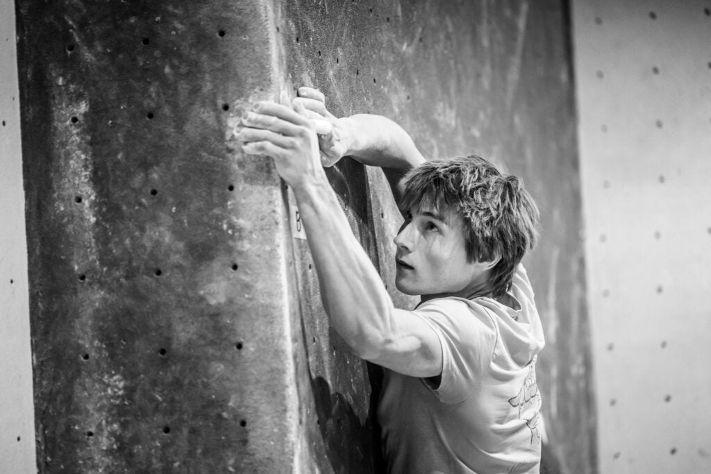 How to Train for Bouldering